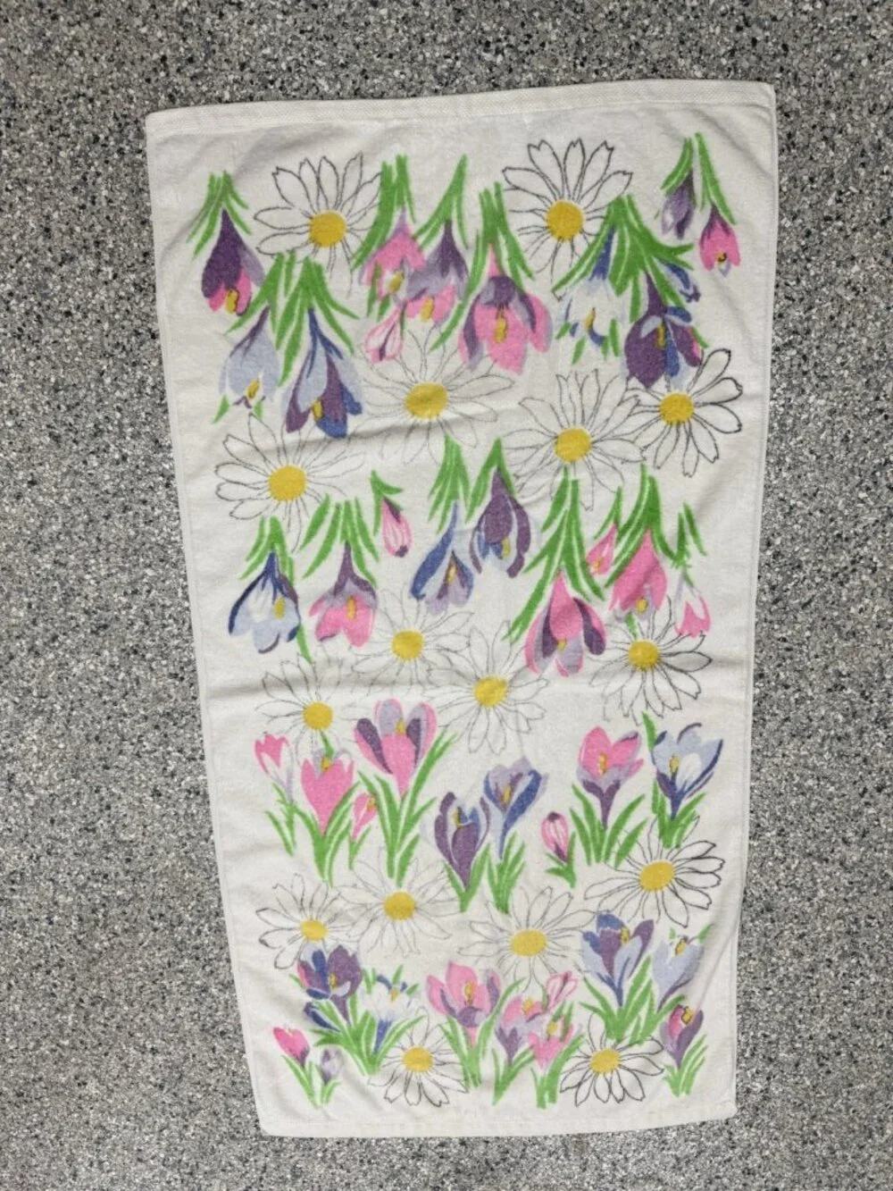 Vintage Springmaid White Hand And Bath Towel Wildflowers Daisy Iris Shabby Chic